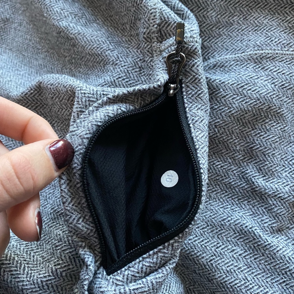 Lululemon 1/2 zip - Picture 4 of 4